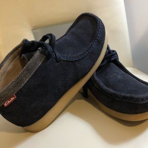 Clark’s Wallabees Men’s sz 7 Eur 39.5 navy & grey!